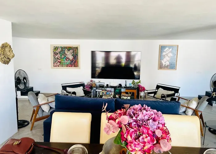 Exclusive Loft In Center Benahavis With Pool 別荘