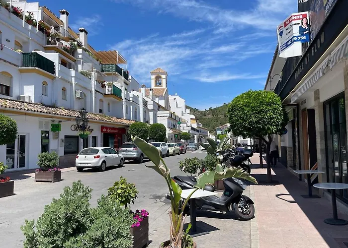 Exclusive Loft In Center Benahavis With Pool 別荘