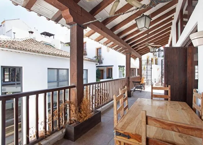 Exclusive Loft In Center Benahavis With Pool 別荘