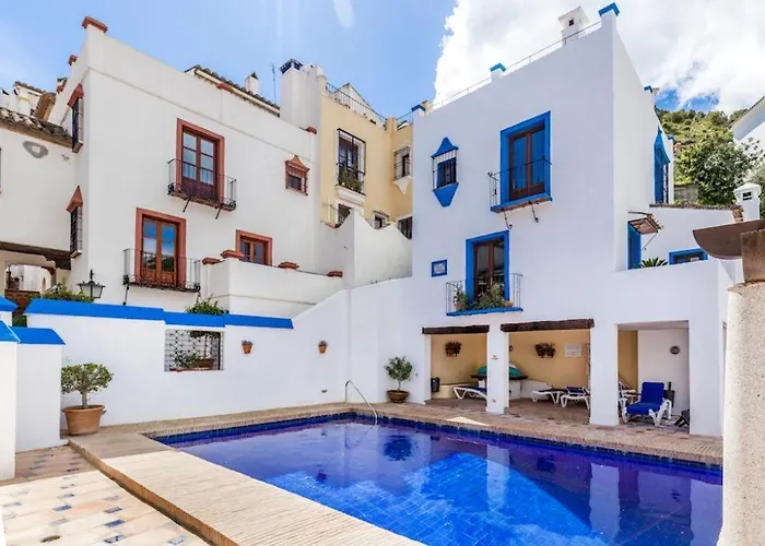 Exclusive Loft In Center Benahavis With Pool *
