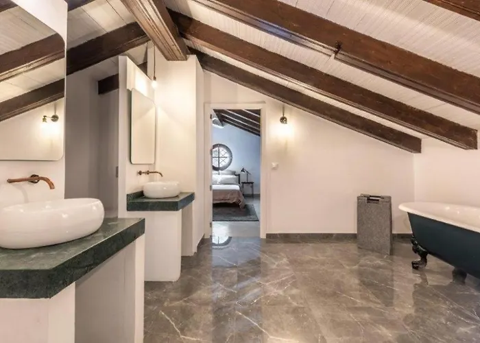 Exclusive Loft In Center Benahavis With Pool 別荘 *